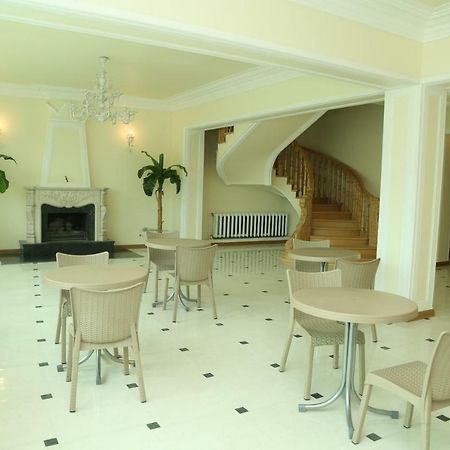 Apartments City On The Palm Тбилиси Екстериор снимка