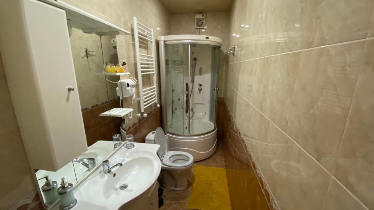 Apartments City On The Palm Тбилиси Екстериор снимка