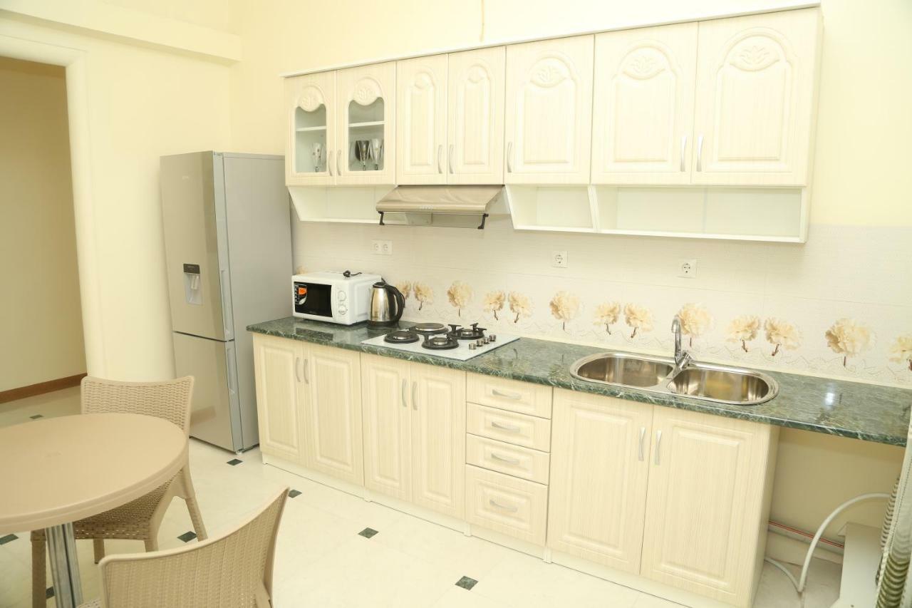 Apartments City On The Palm Тбилиси Екстериор снимка