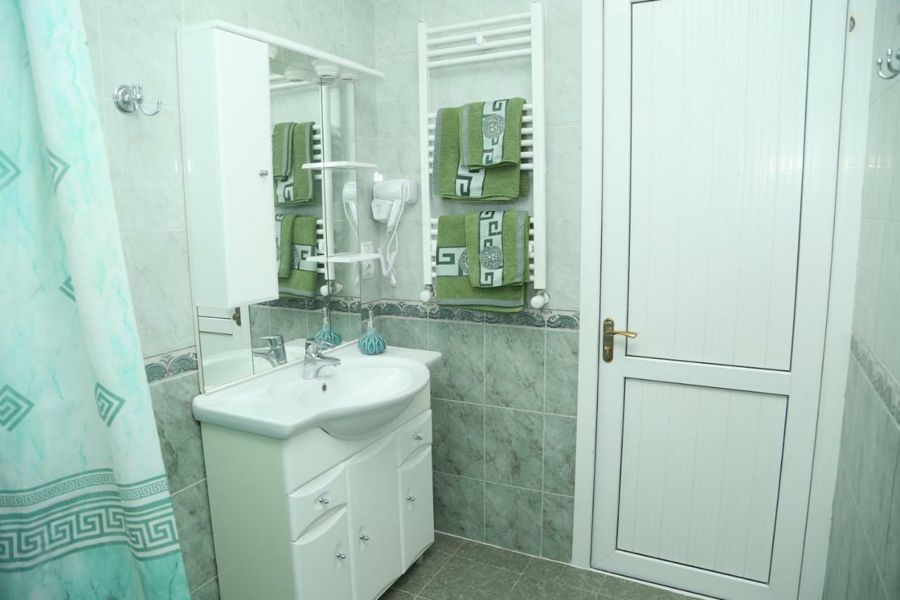 Apartments City On The Palm Тбилиси Екстериор снимка